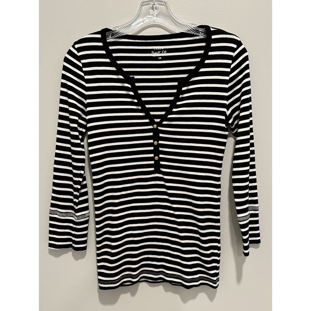 J. CREW Perfect Fit Black & Cream 3/4 Sleeve Buttoned V-neck; Size XS